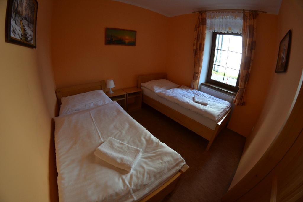 פרימבורק Apartmany U Jezera Na Namesti מראה חיצוני תמונה