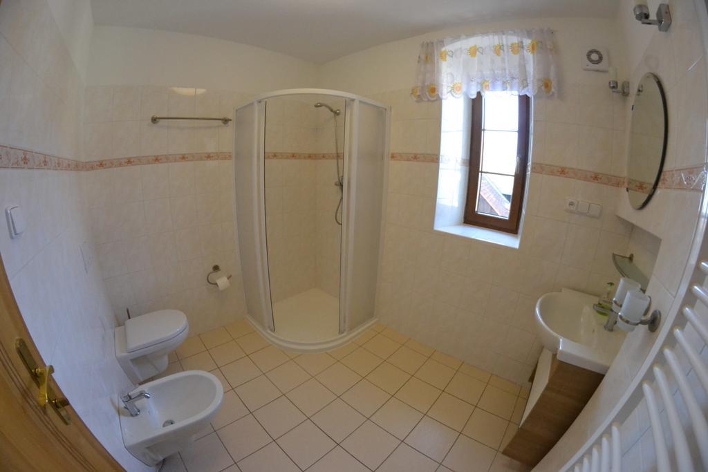 פרימבורק Apartmany U Jezera Na Namesti מראה חיצוני תמונה