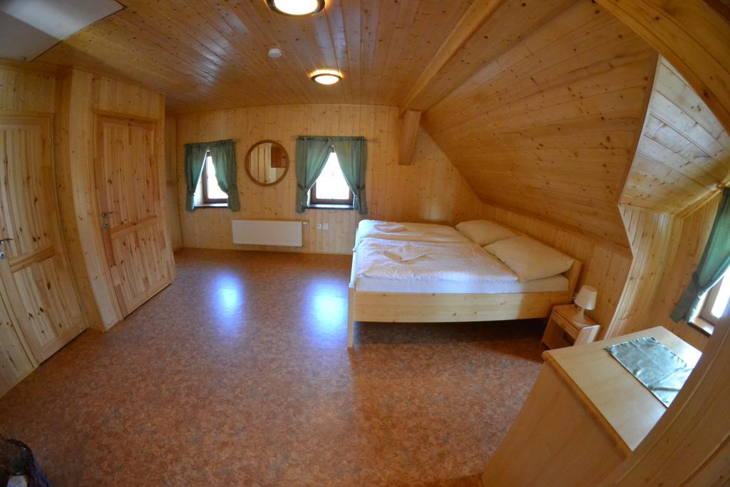 פרימבורק Apartmany U Jezera Na Namesti מראה חיצוני תמונה